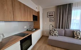 Apartament C11 z ogródkiem, Marynarska 8